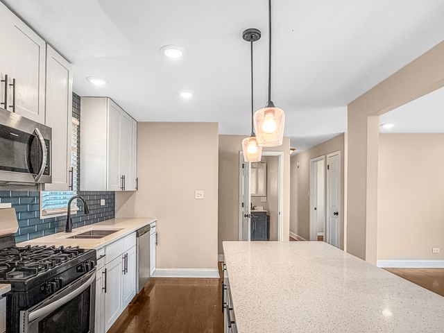 7241 Beloit Avenue, Bridgeview, IL 60455 — exterior view