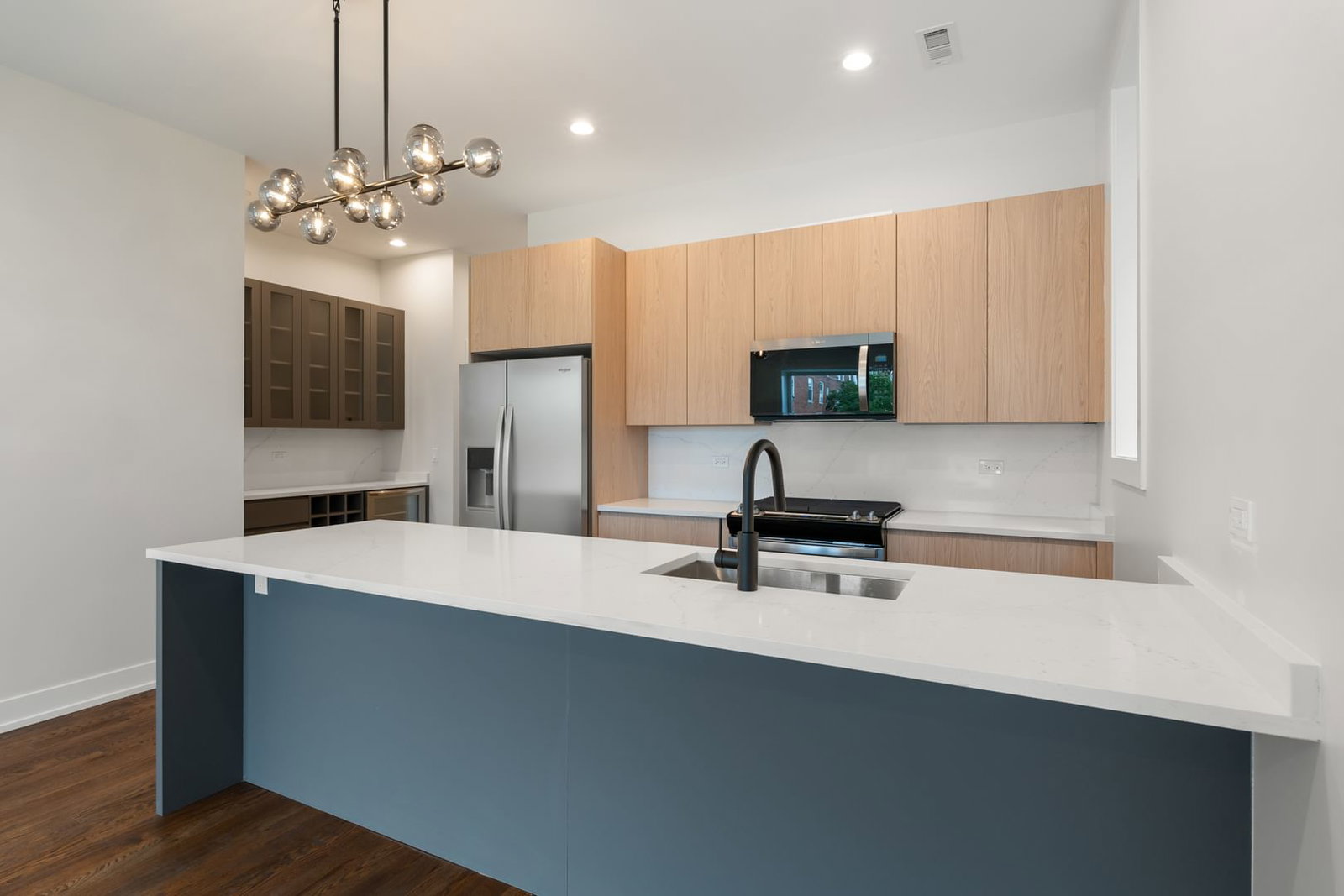 416 E 50th Place #3W, Chicago, IL 60615 — kitchen view