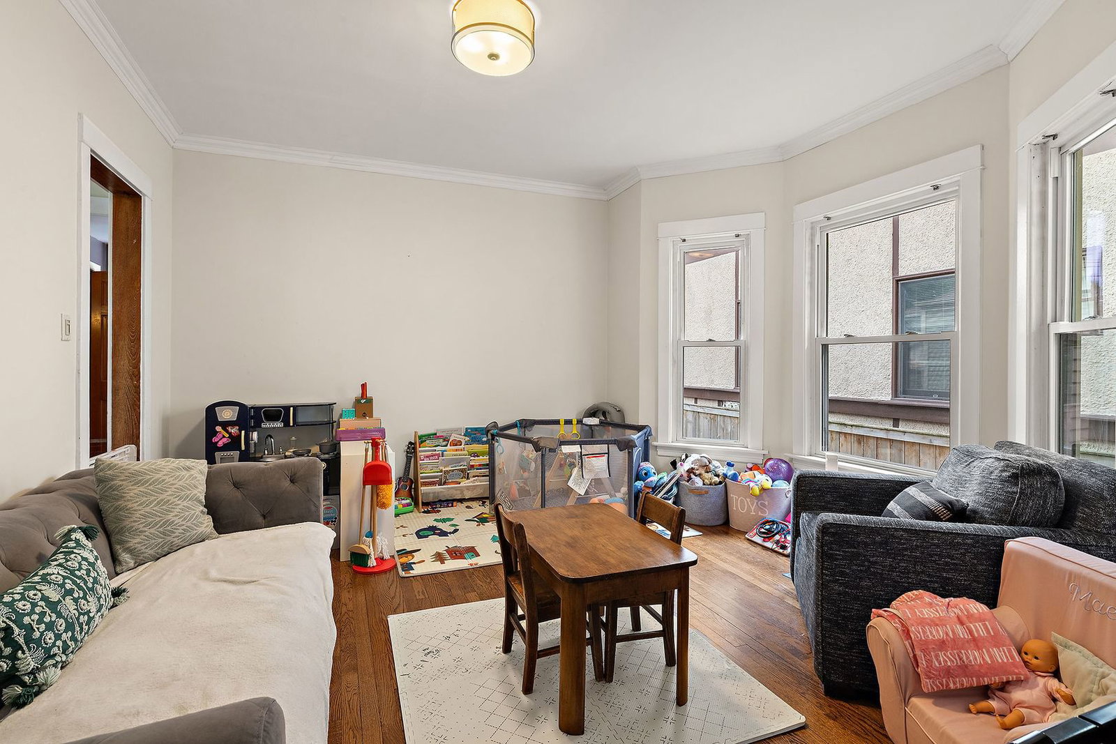 5000 W Berteau Avenue, Chicago, IL 60641 — kitchen view