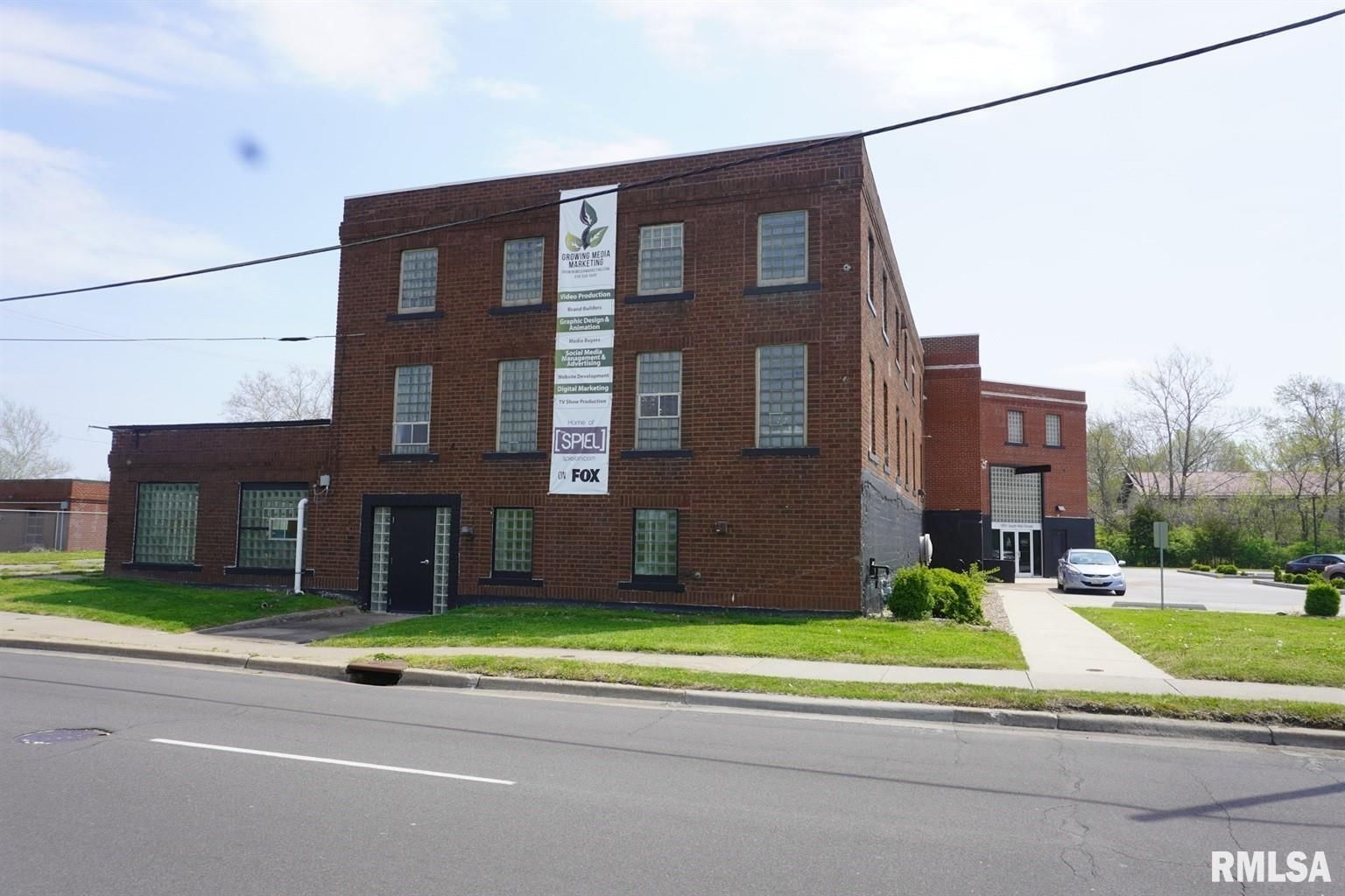 1051 S WALL Street, Carbondale, IL 62901 — exterior view