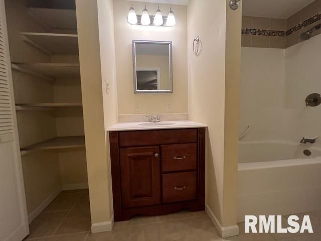 101 N LAWRENCE Street, Desoto, IL 62924 — kitchen view