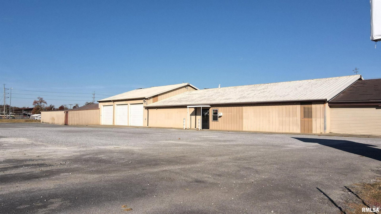 1421 N MAIN Street, Harrisburg, IL 62946 — exterior view