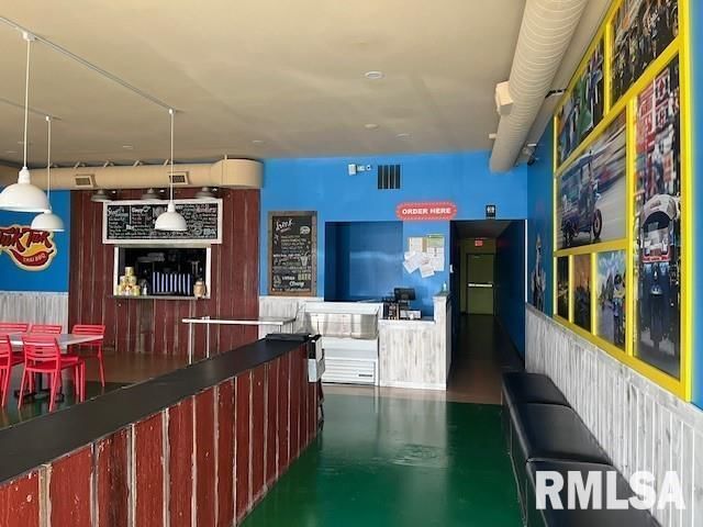 3922 38TH Avenue, Moline, IL 61265 — living view