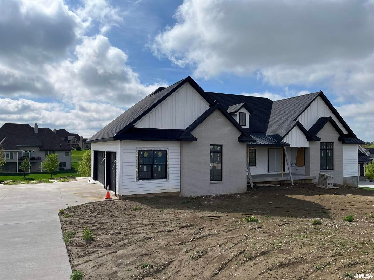 19456 250TH Avenue, Bettendorf, IA 52722 — exterior view