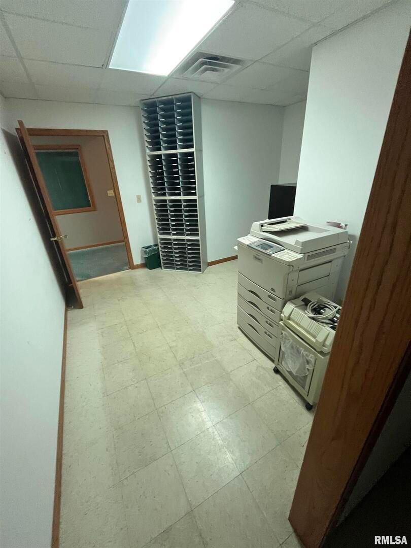 1711 5TH Avenue, Moline, IL 61265 — bedrooms view