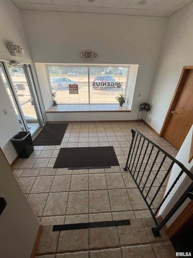 1711 5TH Avenue, Moline, IL 61265 — exterior view