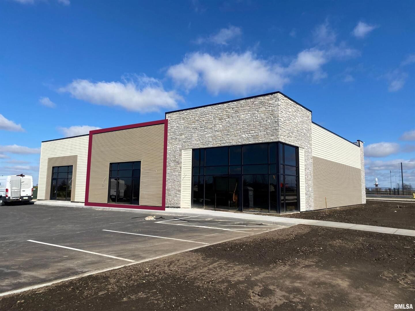6792-6798 FRIENDSHIP , Bettendorf, IA 52722 — exterior front view