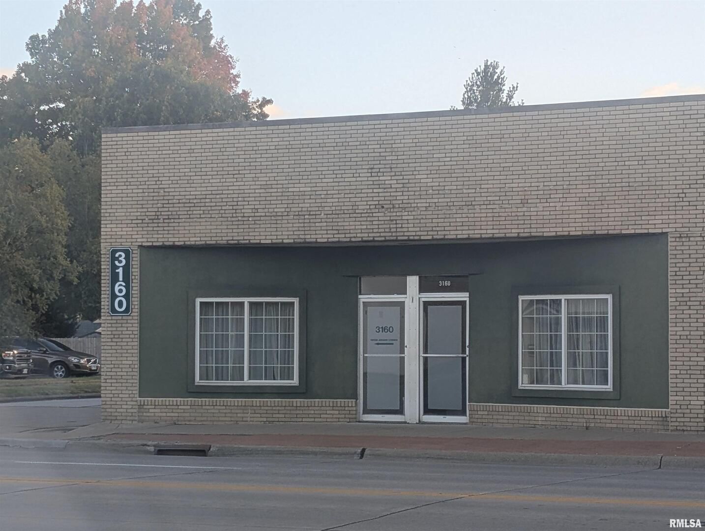 3160 AVENUE OF THE CITIES Avenue, Moline, IL 61265 — exterior view