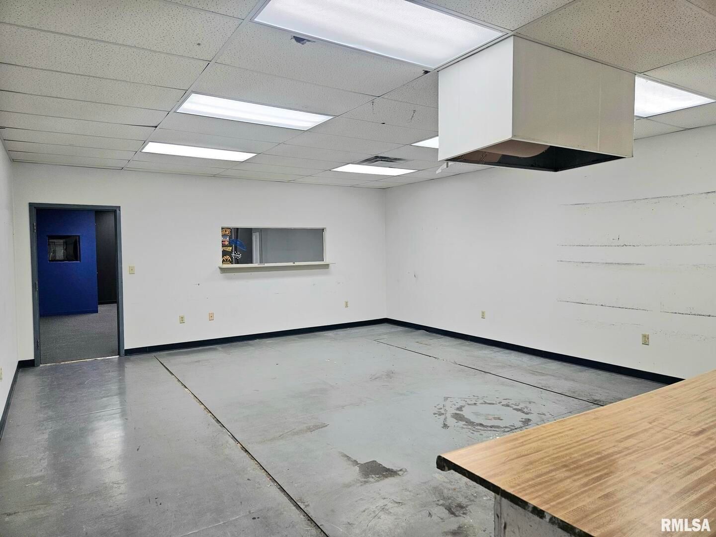 123 & 125 W 4TH Street, Wilton, IA 52778 — kitchen view