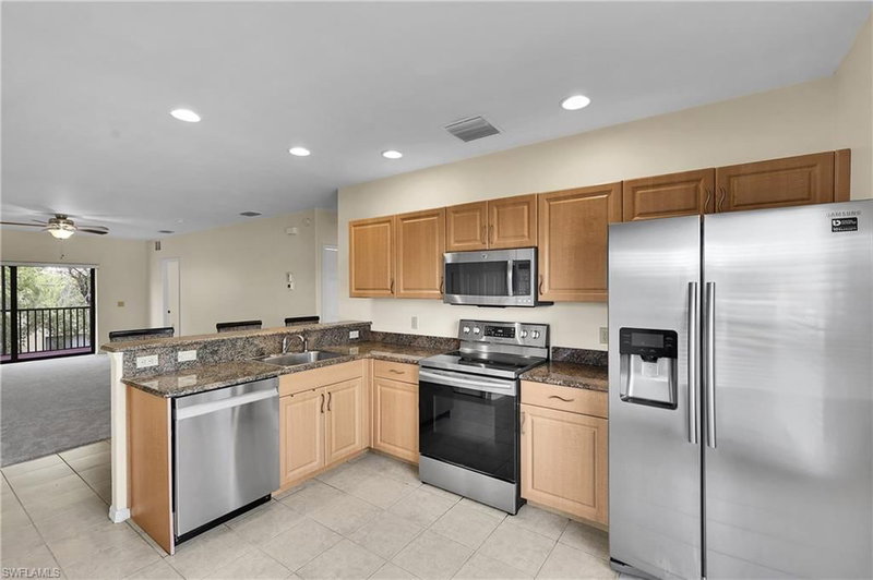 4921 16th PL photo 3