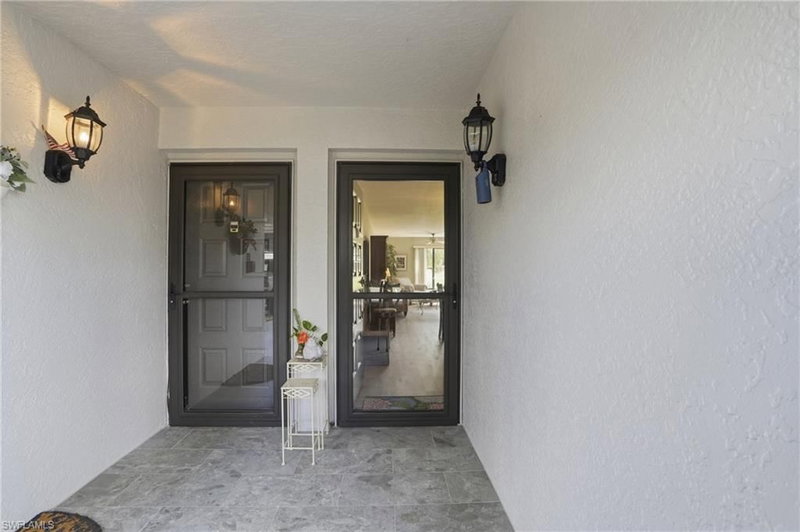 5905 Trailwinds DR photo 2