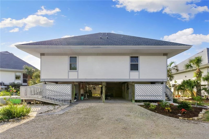 1039 Beach RD photo 2