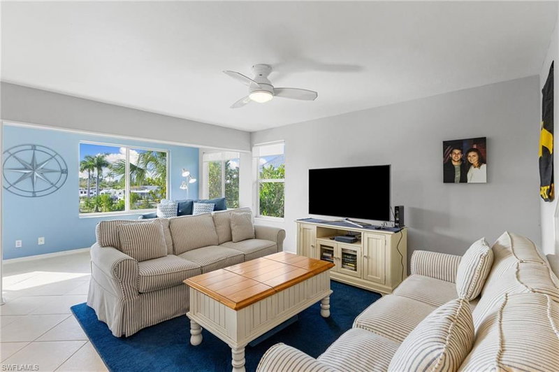 1039 Beach RD photo 4