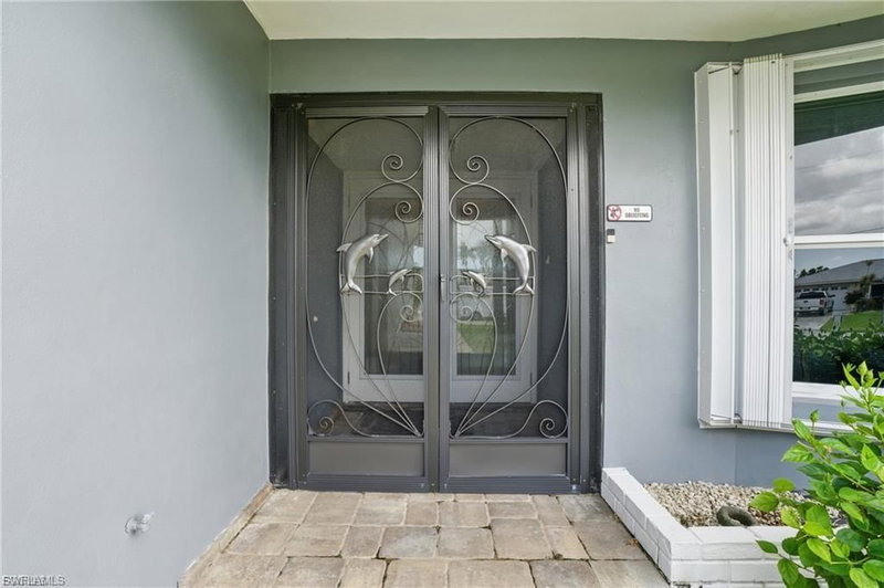 2941 10th PL photo 3