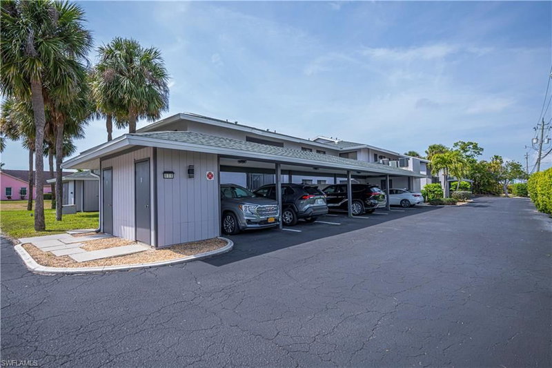 808 Cape Coral PKWY W photo 4