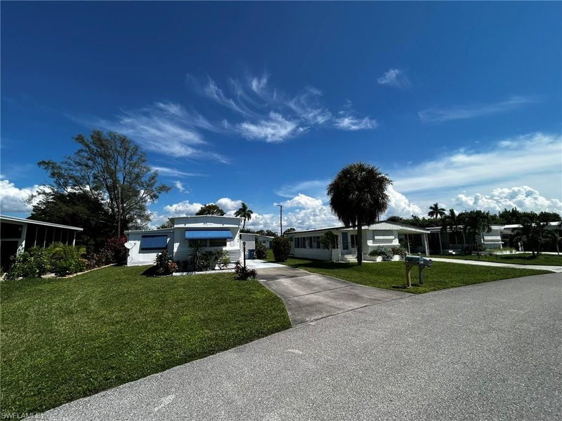 26186 Princess LN photo 1