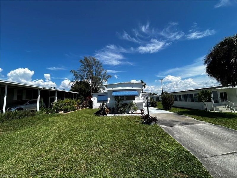 26186 Princess LN photo 2