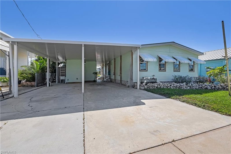 2592 York RD photo 1