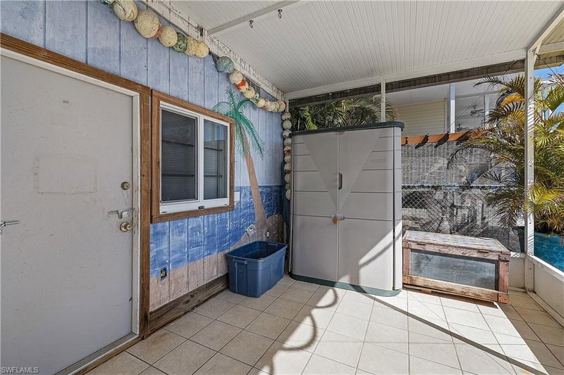 2592 York RD photo 4
