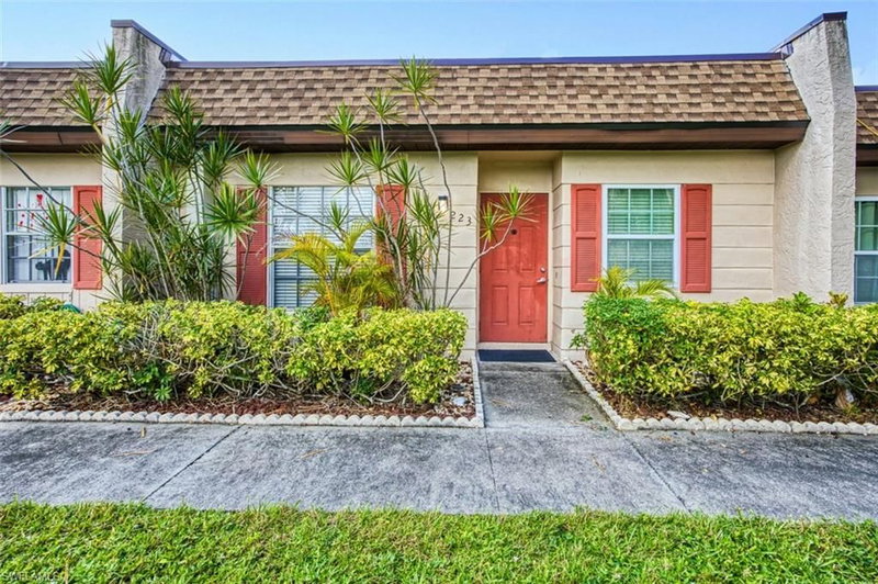 6300 Pointe BLVD photo 3