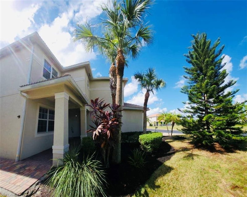 11079 Sparkleberry DR S photo 2