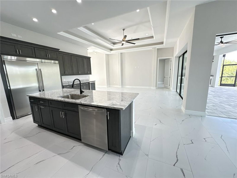 3915 Kismet PKWY W photo 3