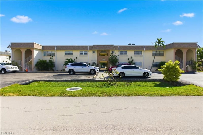 4931 Vincennes CT photo 2