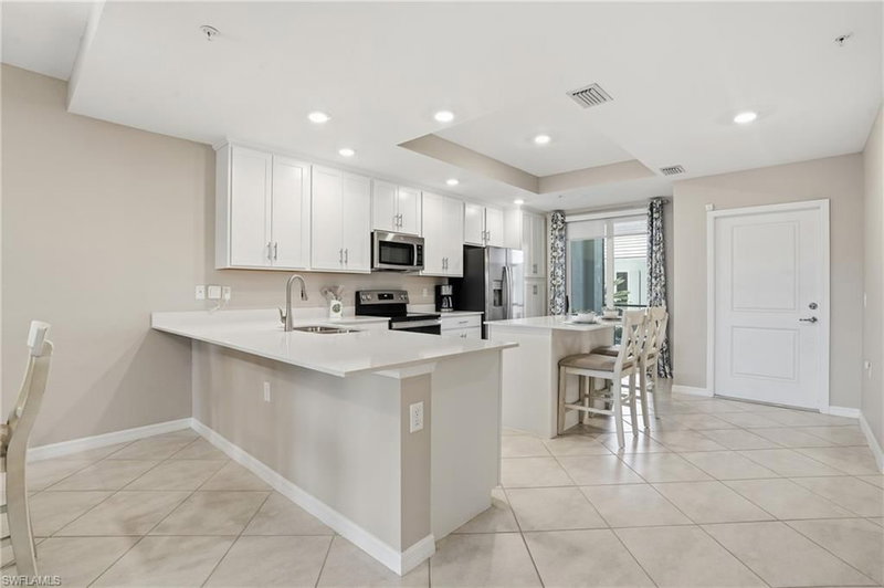 14204 Heritage Landing BLVD photo 5