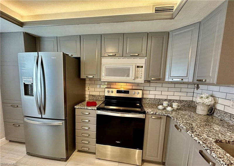 2828 Jackson ST photo 1
