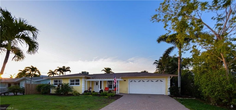 220 Albatross ST photo 5