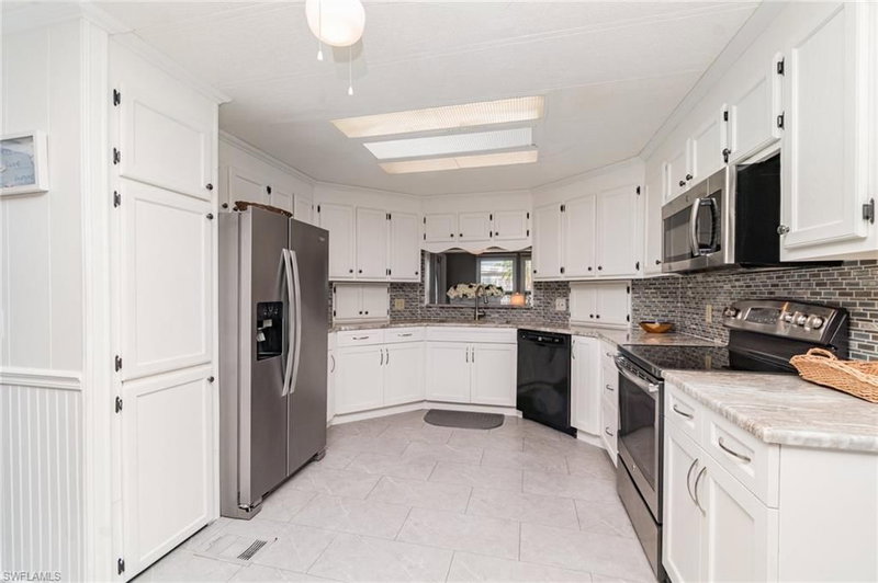5508 Colonial RD photo 1