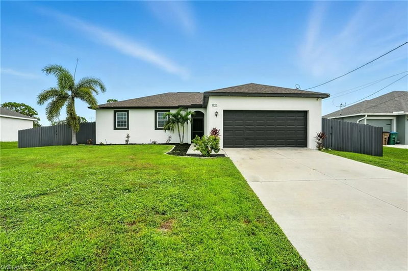 1823 10th ST photo 1