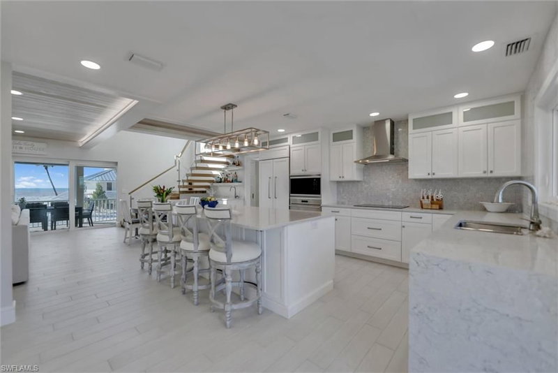 27 Beach Homes photo 2