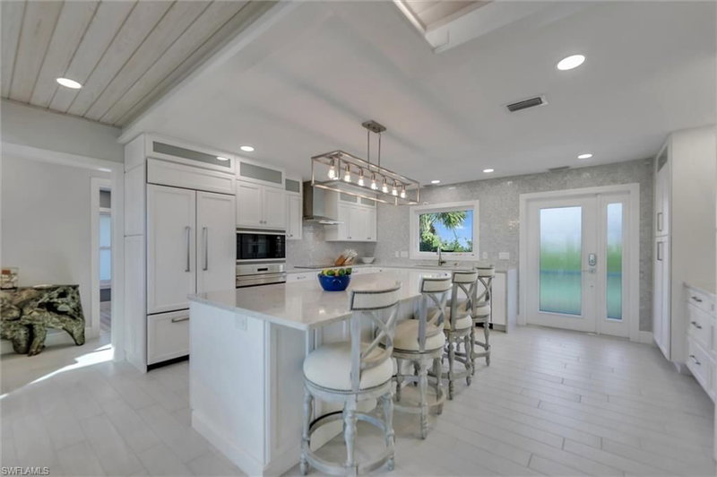 27 Beach Homes photo 3
