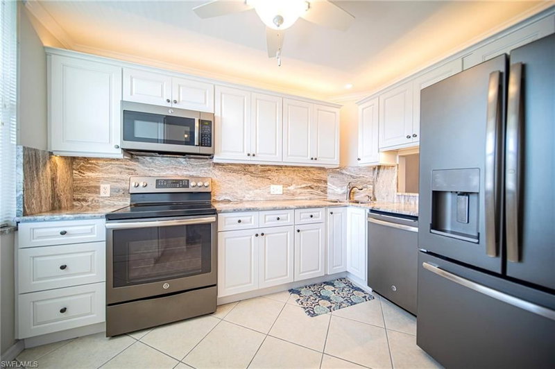 5959 Winkler RD photo 1