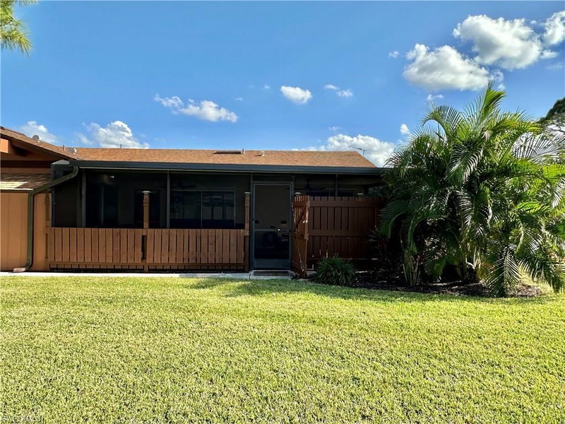 15427 Crystal Lake DR photo 2