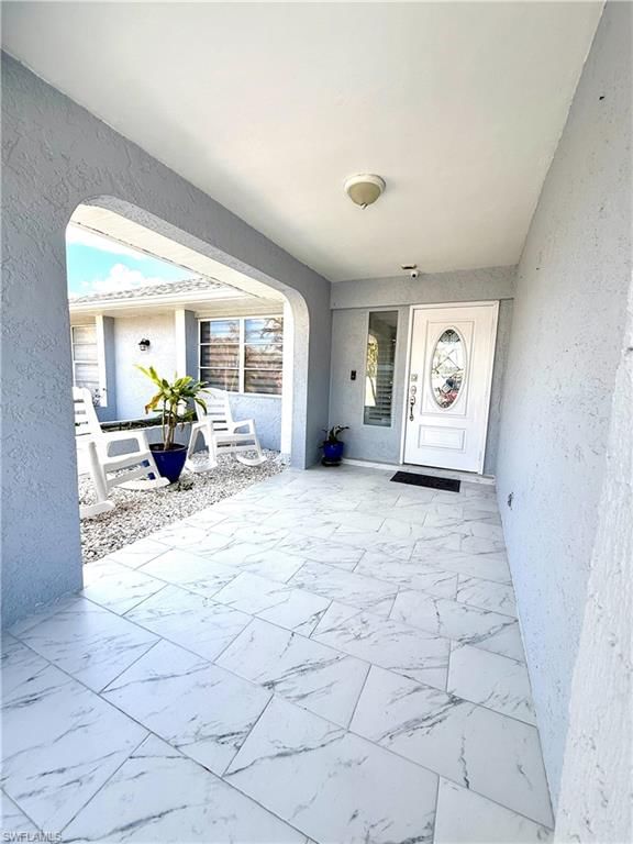 1410 Caywood CIR S photo 2