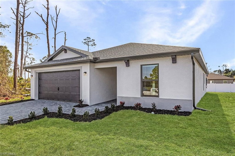 424 Parkdale BLVD photo 2