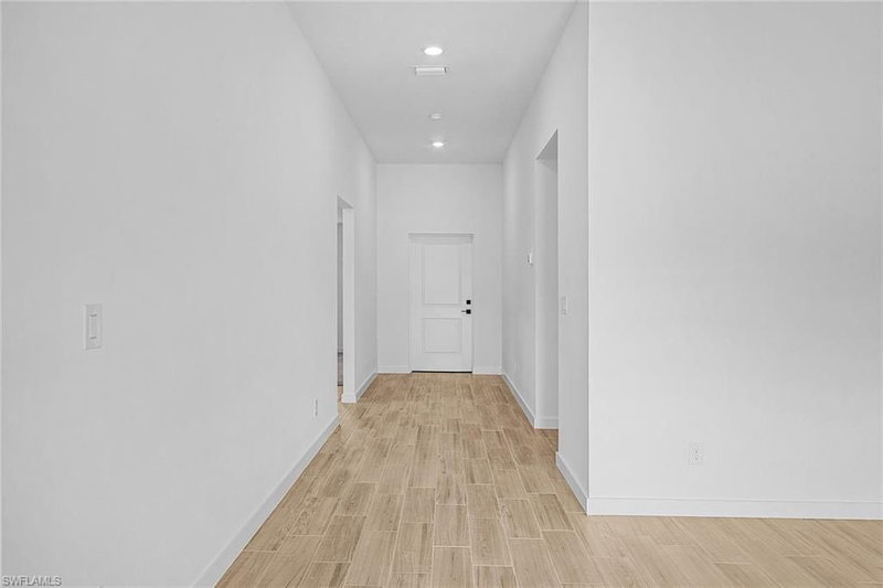 424 Parkdale BLVD photo 4