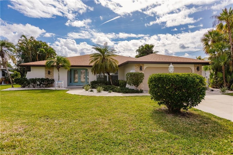 1424 Windsor CT photo 1