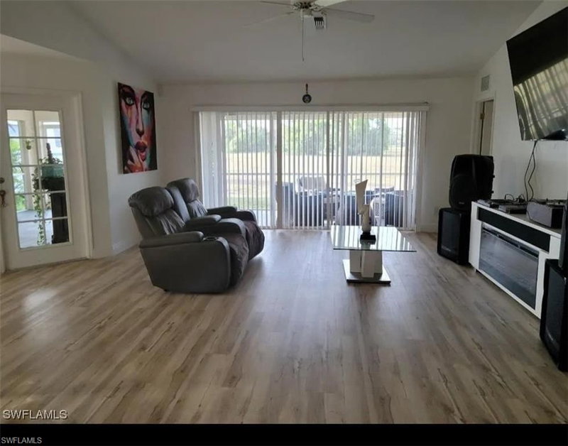 3805 41st LN photo 3