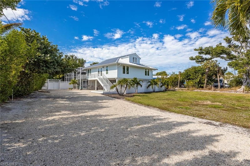 424 Lagoon DR photo 2
