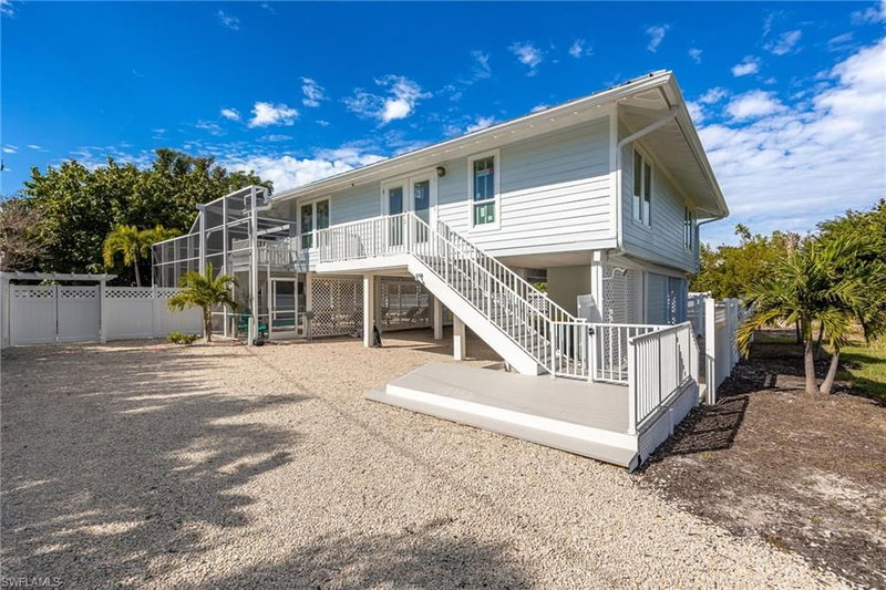 424 Lagoon DR photo 3