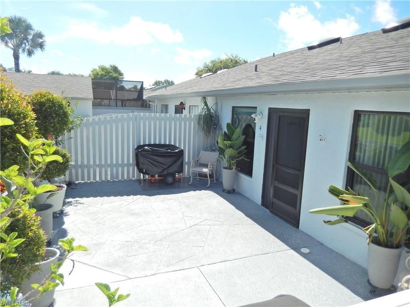 9620 Villa DR photo 1