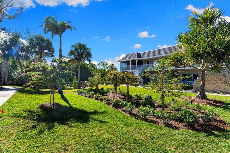 601 Periwinkle WAY photo 1