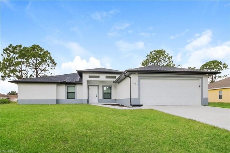 1005 Angelo AVE photo 1