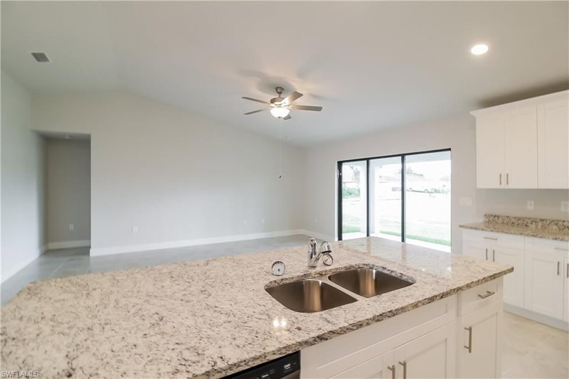 1005 Angelo AVE photo 5