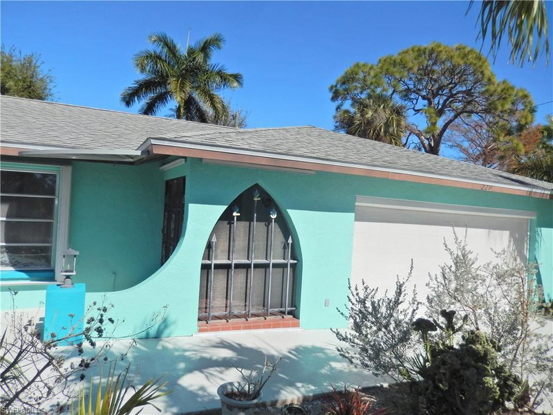 229 46th LN photo 1