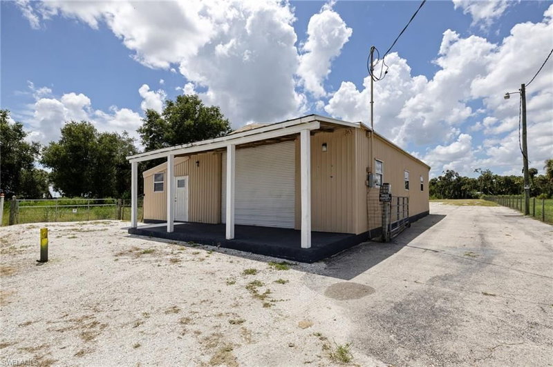 22110 Palm Beach BLVD photo 1