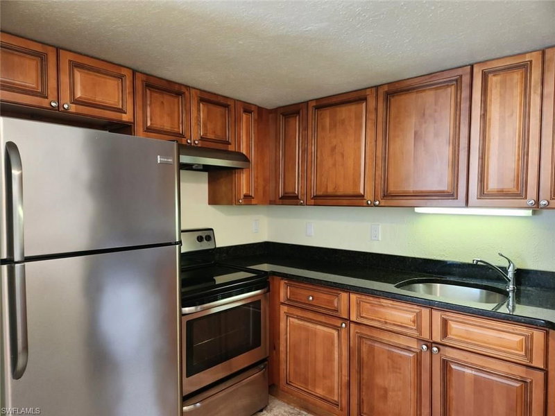 3175 Royalston AVE photo 4